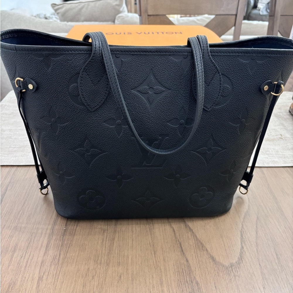 New Louis Vuitton Neverfull MM Monogram Empreinte Noir Black Leather - Picture 2 of 16